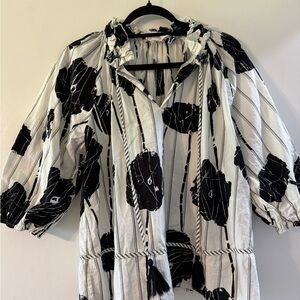 Entro Black and White Floral Blouse